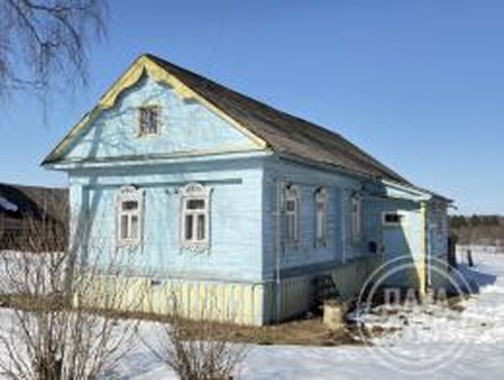 Деревянный дом с участком
